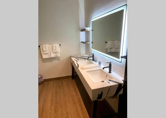 Apartment 3e-*new* 10 Min To Children's Hospital, Slps 4 Pittsburgh